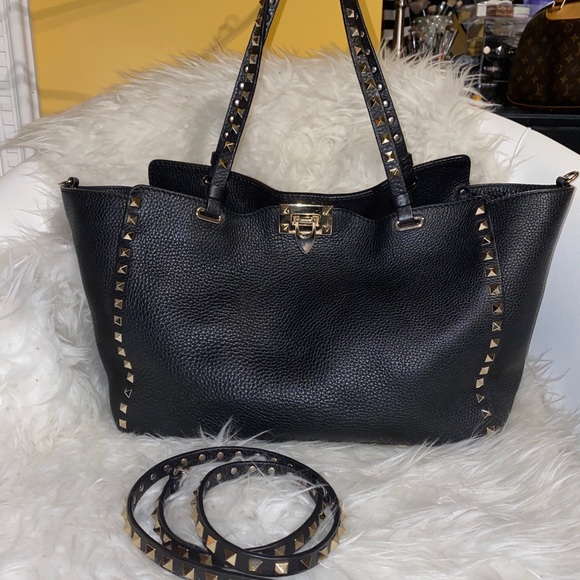Valentino Garavani Handbags - Valentino Garavani rockstud tote bag